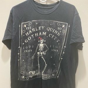 STORE CLOSING MAKE OFFER 
Harley Quinn Tee